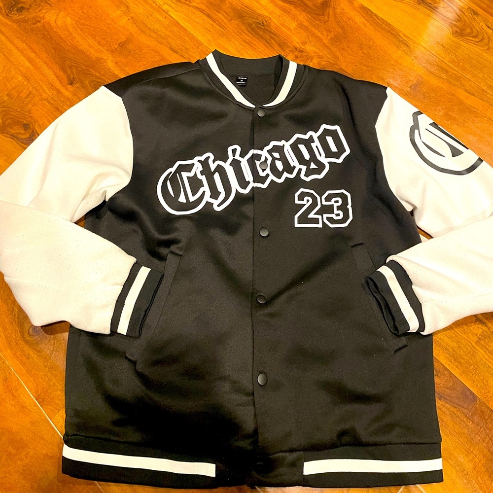 size medium wore, twice and in very good condition